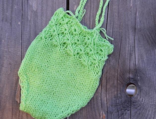 Čepička s knoglíčkem a mašličkou