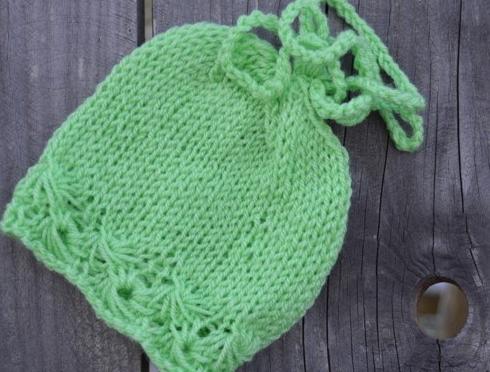 Čepička s knoglíčkem a mašličkou