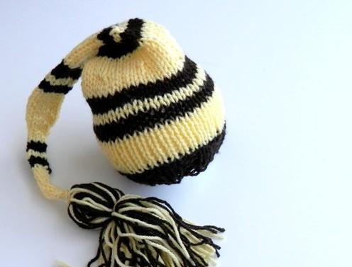 Čepička s knoglíčkem a mašličkou