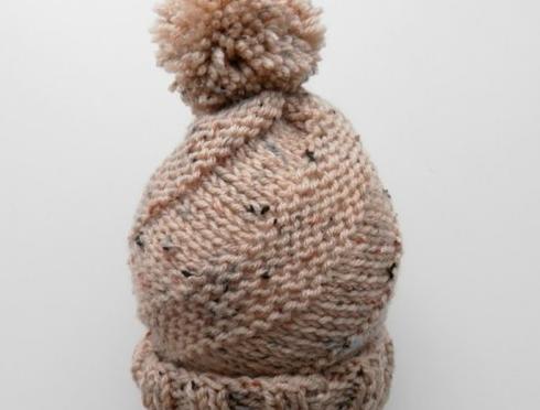 Čepička s knoglíčkem a mašličkou