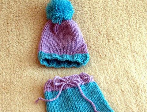 Čepička s knoglíčkem a mašličkou