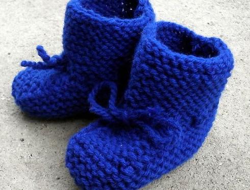 Čepička s knoglíčkem a mašličkou