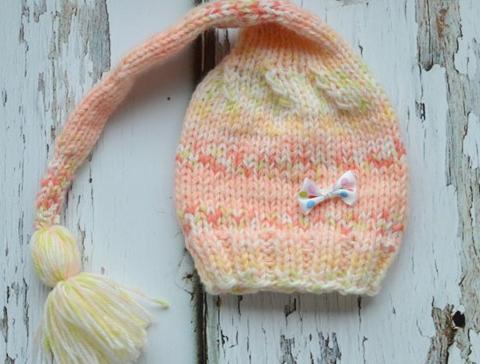 Čepička s knoglíčkem a mašličkou