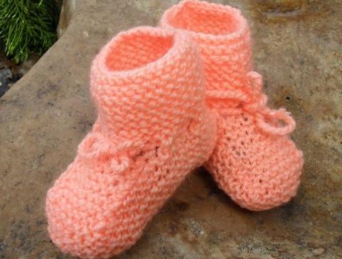 Čepička s knoglíčkem a mašličkou