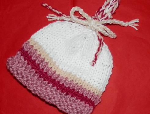 Čepička s knoglíčkem a mašličkou