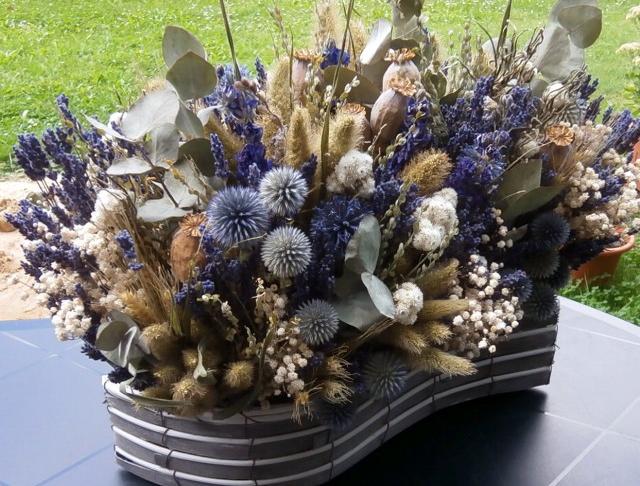 Velikánský koš v modrém domov eucalyptus nádoba levandule přírodní natur chalupa proutí ostrožka makovice craft bodláky 