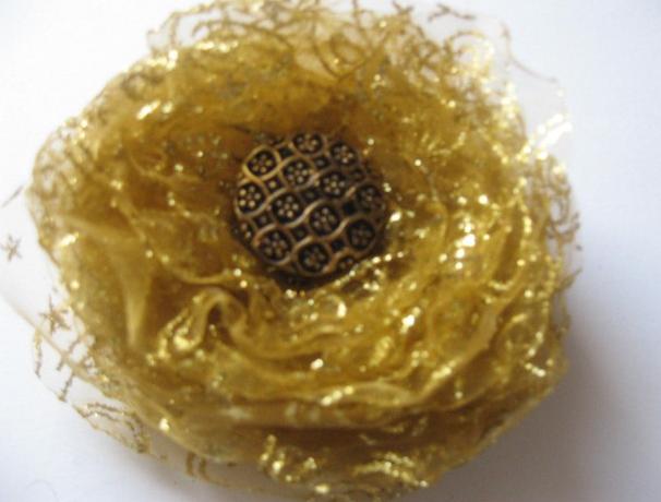 Brož organza Sunny Golf brož zlatá elegantní organza párty zajímavá večírek černočervená oslavy brož z organzy 