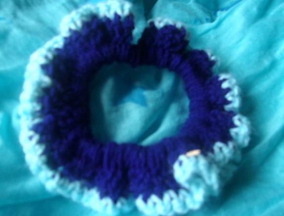 gumička na ruku háčkovaná.