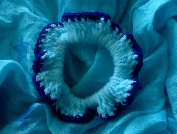 Náramek -gumička na ruku.