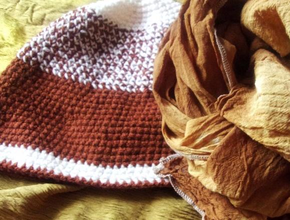 Čapka háčkovaná Karamel a krém. háčkovaná čapka karamelovo-krémová 