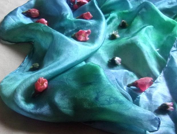 Hedvábný šátek modrozelený. hedvábí šátek modrá zelená 